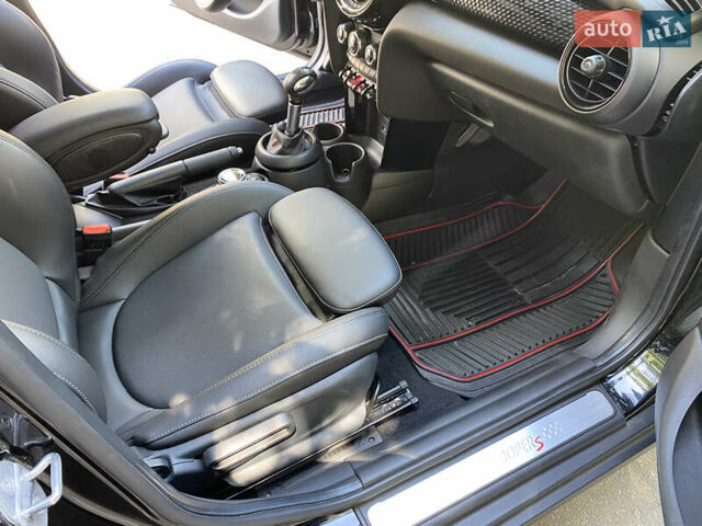 Черный Мини Hatch, объемом двигателя 2 л и пробегом 58 тыс. км за 17600 $, фото 24 на Automoto.ua