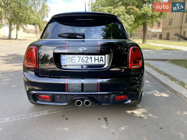 Черный Мини Hatch, объемом двигателя 2 л и пробегом 58 тыс. км за 16900 $, фото 4 на Automoto.ua
