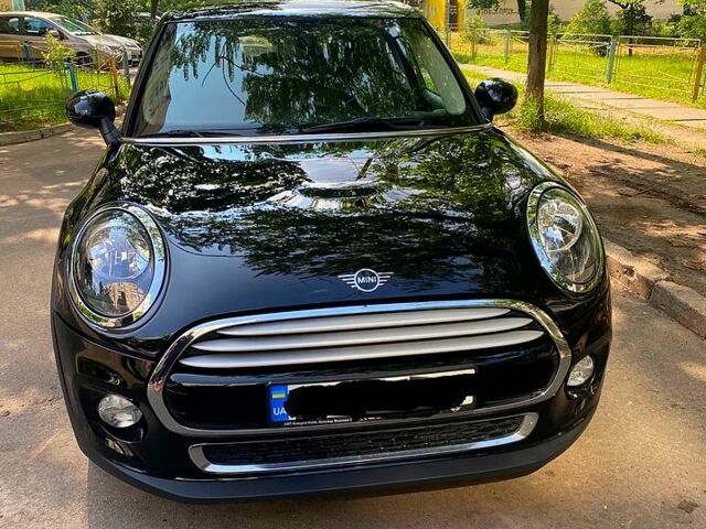 Черный Мини Hatch, объемом двигателя 1.5 л и пробегом 58 тыс. км за 16000 $, фото 6 на Automoto.ua