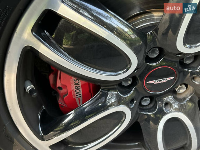 Черный Мини Hatch, объемом двигателя 2 л и пробегом 42 тыс. км за 28000 $, фото 4 на Automoto.ua