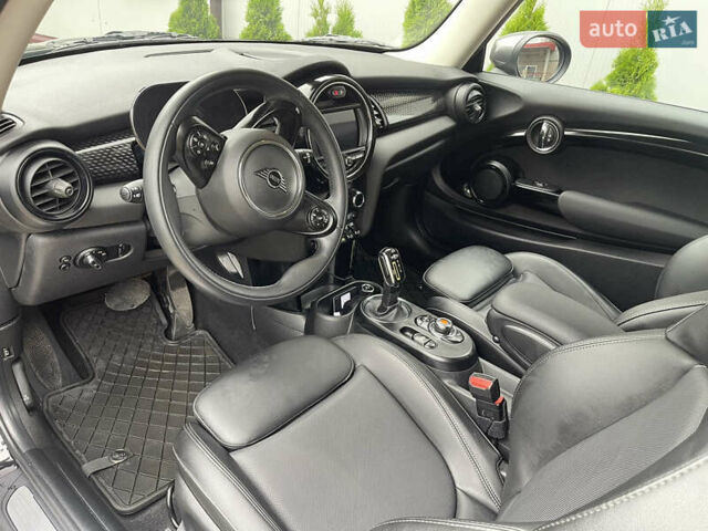 Черный Мини Hatch, объемом двигателя 0 л и пробегом 7 тыс. км за 17900 $, фото 6 на Automoto.ua