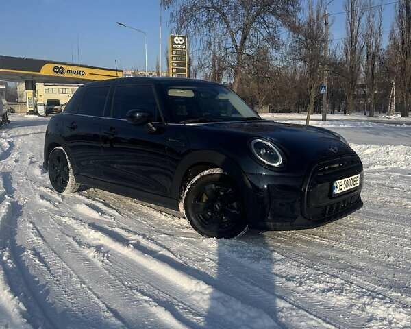 Черный Мини Hatch, объемом двигателя 1.5 л и пробегом 53 тыс. км за 16999 $, фото 2 на Automoto.ua