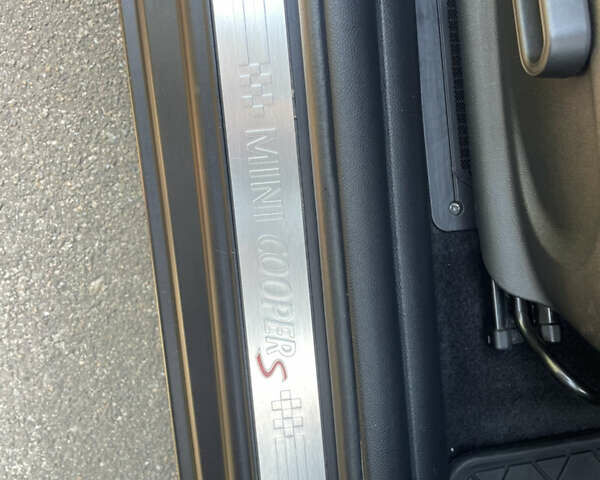 Чорний Міні Hatch, об'ємом двигуна 2 л та пробігом 170 тис. км за 13800 $, фото 30 на Automoto.ua