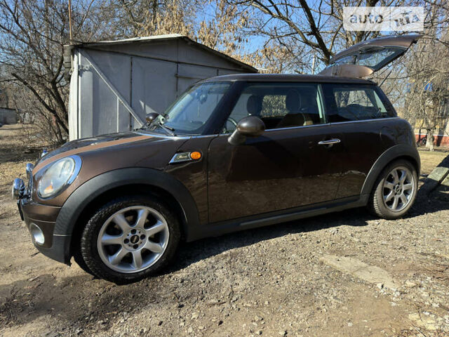Коричневый Мини Hatch, объемом двигателя 1.6 л и пробегом 129 тыс. км за 8500 $, фото 13 на Automoto.ua