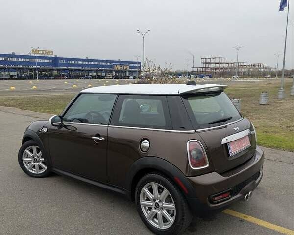 Коричневый Мини Hatch, объемом двигателя 1.6 л и пробегом 177 тыс. км за 8300 $, фото 3 на Automoto.ua