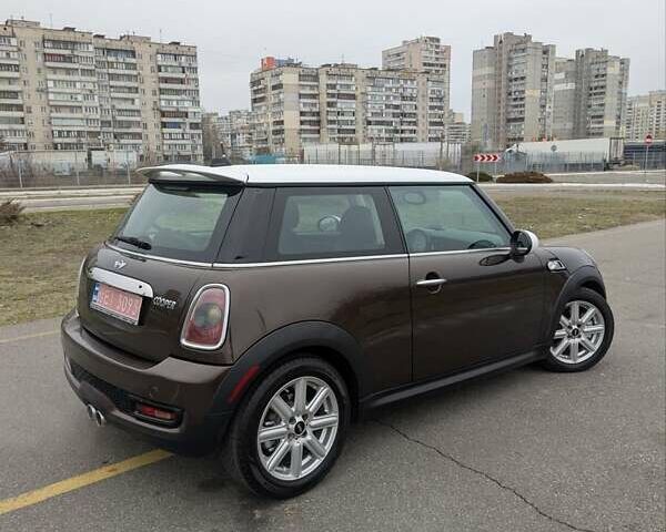 Коричневый Мини Hatch, объемом двигателя 1.6 л и пробегом 177 тыс. км за 8300 $, фото 2 на Automoto.ua