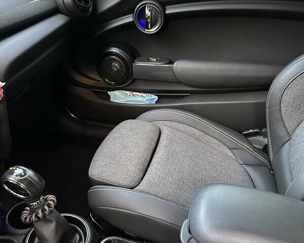 Коричневый Мини Hatch, объемом двигателя 1.2 л и пробегом 100 тыс. км за 14800 $, фото 24 на Automoto.ua