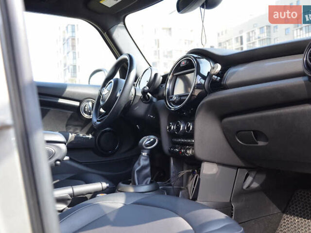 Коричневый Мини Hatch, объемом двигателя 1.5 л и пробегом 120 тыс. км за 12200 $, фото 4 на Automoto.ua