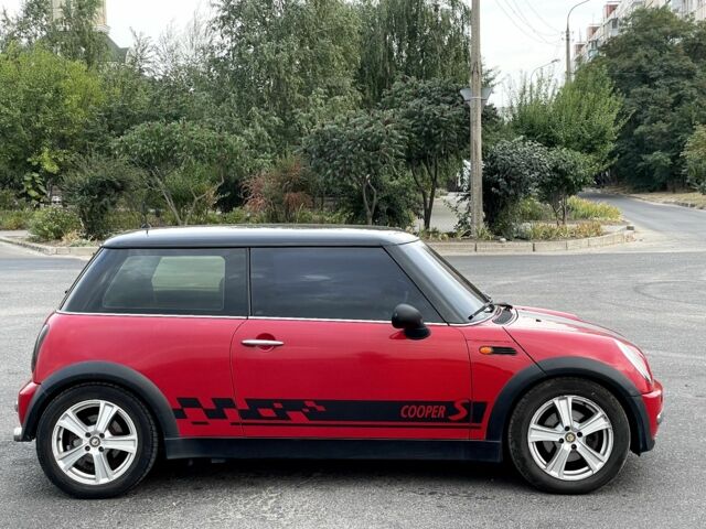 Красный Мини Hatch, объемом двигателя 1.6 л и пробегом 207 тыс. км за 4400 $, фото 3 на Automoto.ua