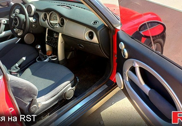 Красный Мини Hatch, объемом двигателя 1.6 л и пробегом 192 тыс. км за 4500 $, фото 6 на Automoto.ua