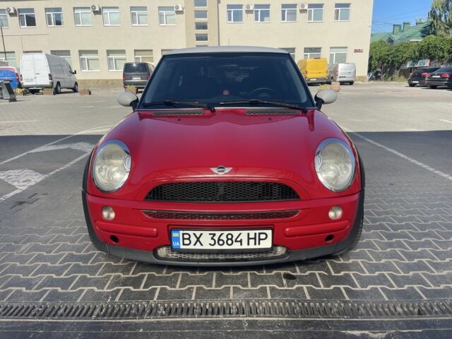 Червоний Міні Hatch, об'ємом двигуна 1.6 л та пробігом 222 тис. км за 5900 $, фото 1 на Automoto.ua