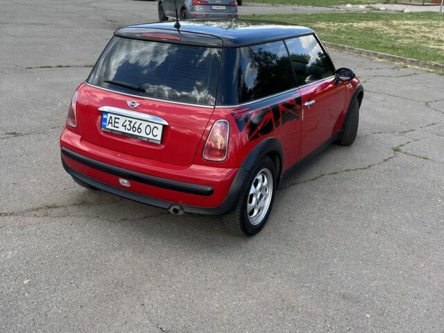 Красный Мини Hatch, объемом двигателя 1.6 л и пробегом 193 тыс. км за 4000 $, фото 6 на Automoto.ua