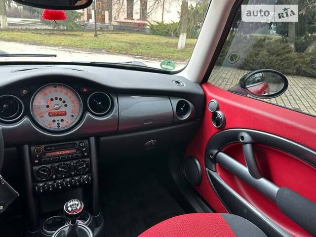 Красный Мини Hatch, объемом двигателя 1.6 л и пробегом 200 тыс. км за 5000 $, фото 31 на Automoto.ua