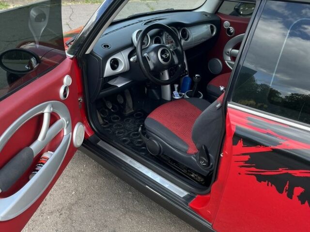 Красный Мини Hatch, объемом двигателя 1.6 л и пробегом 193 тыс. км за 4000 $, фото 10 на Automoto.ua