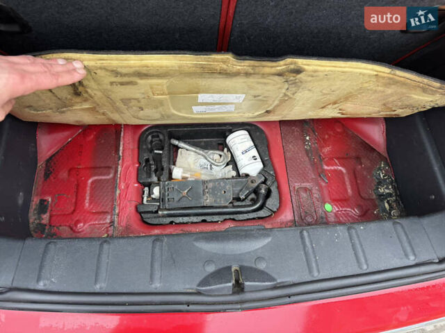 Червоний Міні Hatch, об'ємом двигуна 1.6 л та пробігом 260 тис. км за 4100 $, фото 8 на Automoto.ua
