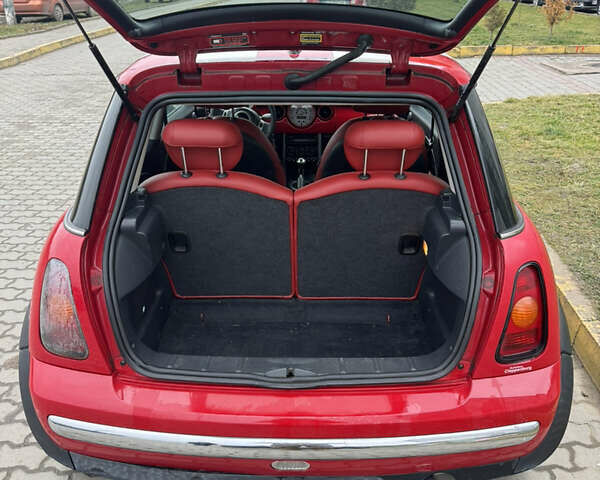Червоний Міні Hatch, об'ємом двигуна 1.6 л та пробігом 260 тис. км за 4100 $, фото 9 на Automoto.ua