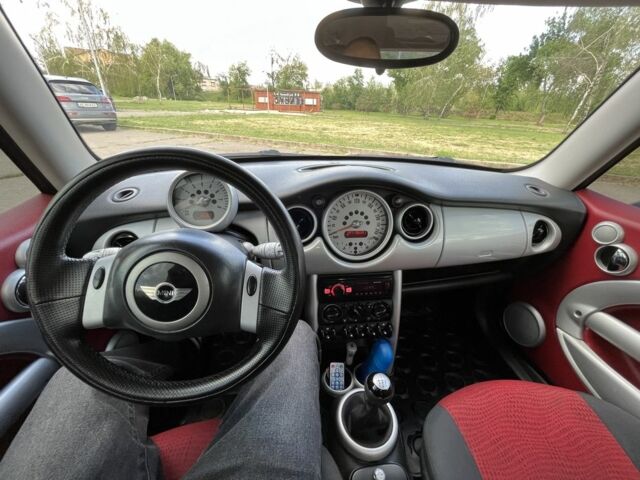 Красный Мини Hatch, объемом двигателя 1.6 л и пробегом 193 тыс. км за 4000 $, фото 12 на Automoto.ua