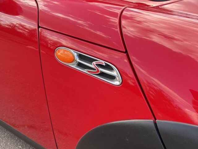 Красный Мини Hatch, объемом двигателя 1.6 л и пробегом 193 тыс. км за 4000 $, фото 4 на Automoto.ua