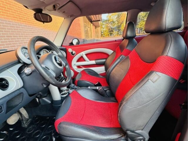 Червоний Міні Hatch, об'ємом двигуна 1.6 л та пробігом 170 тис. км за 5199 $, фото 10 на Automoto.ua