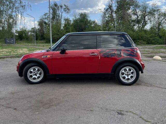 Красный Мини Hatch, объемом двигателя 1.6 л и пробегом 193 тыс. км за 4000 $, фото 9 на Automoto.ua
