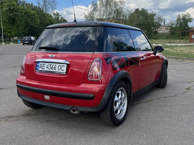 Красный Мини Hatch, объемом двигателя 1.6 л и пробегом 193 тыс. км за 4000 $, фото 5 на Automoto.ua