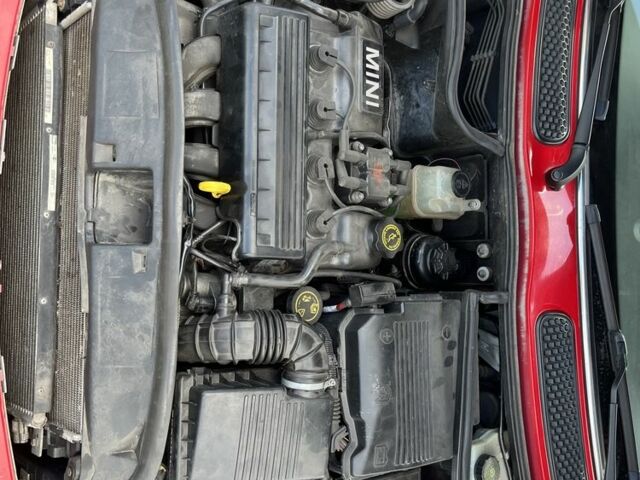 Красный Мини Hatch, объемом двигателя 1.6 л и пробегом 193 тыс. км за 4000 $, фото 15 на Automoto.ua