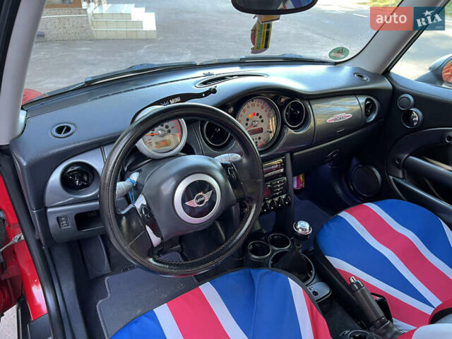 Красный Мини Hatch, объемом двигателя 1.4 л и пробегом 180 тыс. км за 3799 $, фото 25 на Automoto.ua