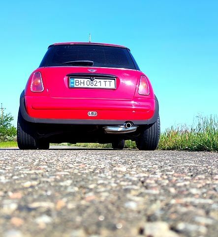 Червоний Міні Hatch, об'ємом двигуна 1.6 л та пробігом 220 тис. км за 3900 $, фото 4 на Automoto.ua