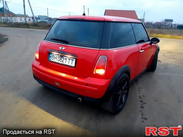 Червоний Міні Hatch, об'ємом двигуна 1.6 л та пробігом 213 тис. км за 4600 $, фото 2 на Automoto.ua