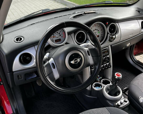 Червоний Міні Hatch, об'ємом двигуна 1.6 л та пробігом 279 тис. км за 6500 $, фото 2 на Automoto.ua