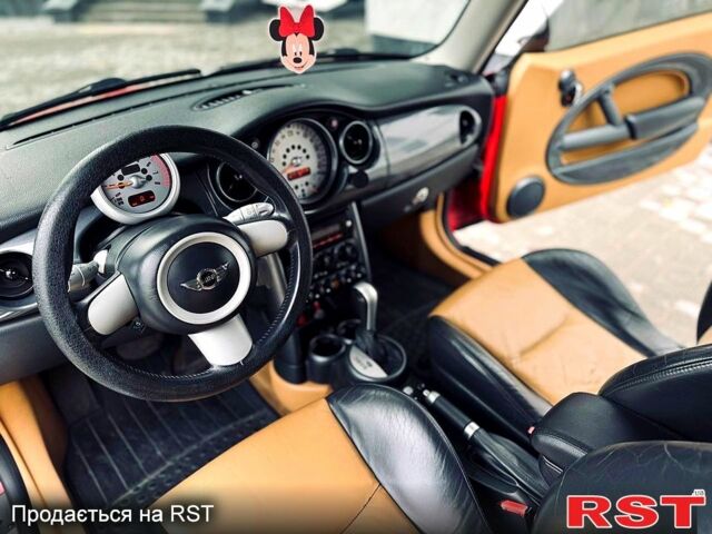Червоний Міні Hatch, об'ємом двигуна 1.6 л та пробігом 245 тис. км за 4999 $, фото 11 на Automoto.ua