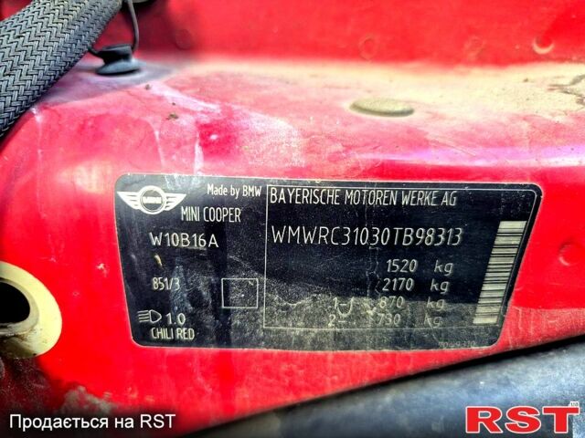 Красный Мини Hatch, объемом двигателя 1.6 л и пробегом 167 тыс. км за 5600 $, фото 13 на Automoto.ua