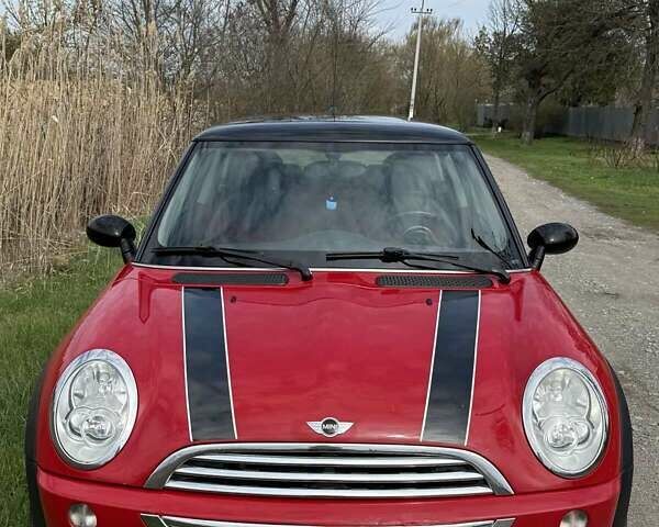 Красный Мини Hatch, объемом двигателя 1.6 л и пробегом 151 тыс. км за 6200 $, фото 8 на Automoto.ua