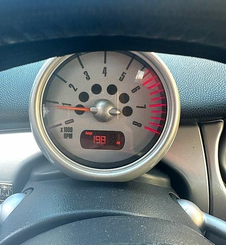 Красный Мини Hatch, объемом двигателя 1.6 л и пробегом 100 тыс. км за 2500 $, фото 6 на Automoto.ua