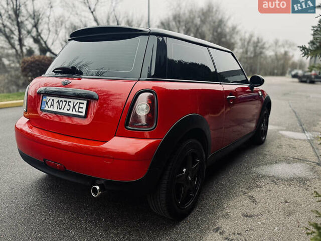 Красный Мини Hatch, объемом двигателя 1.6 л и пробегом 133 тыс. км за 6300 $, фото 4 на Automoto.ua