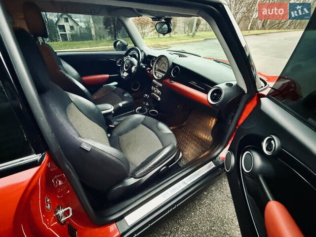 Красный Мини Hatch, объемом двигателя 1.6 л и пробегом 133 тыс. км за 6300 $, фото 10 на Automoto.ua