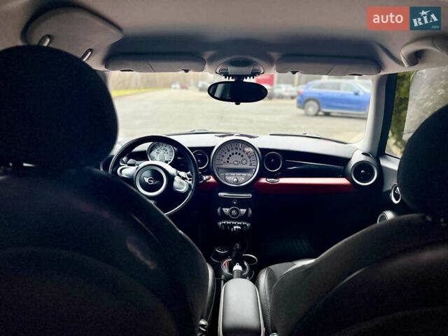 Красный Мини Hatch, объемом двигателя 1.6 л и пробегом 133 тыс. км за 6300 $, фото 11 на Automoto.ua
