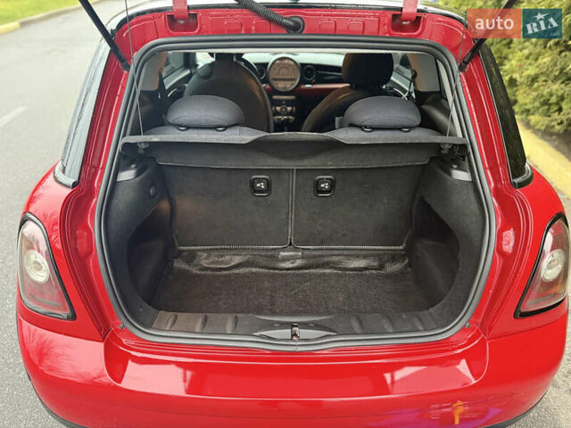 Красный Мини Hatch, объемом двигателя 1.6 л и пробегом 133 тыс. км за 6300 $, фото 9 на Automoto.ua