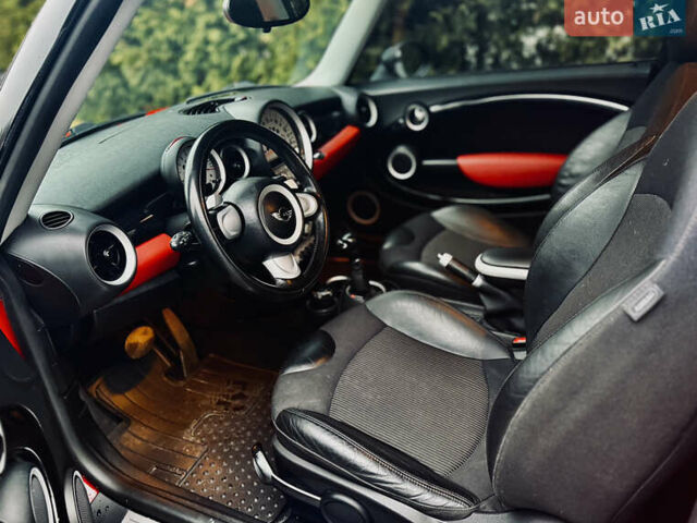 Красный Мини Hatch, объемом двигателя 1.6 л и пробегом 133 тыс. км за 6300 $, фото 7 на Automoto.ua