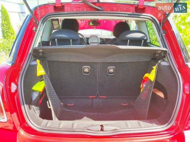 Красный Мини Hatch, объемом двигателя 1.6 л и пробегом 198 тыс. км за 5600 $, фото 13 на Automoto.ua