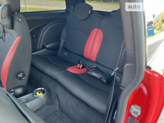 Красный Мини Hatch, объемом двигателя 1.6 л и пробегом 110 тыс. км за 8300 $, фото 10 на Automoto.ua