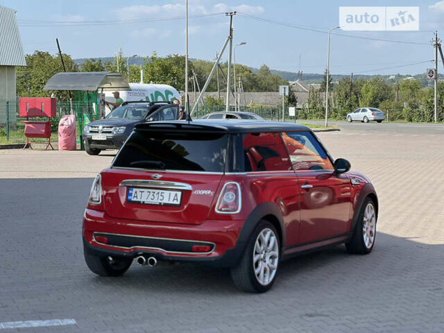 Красный Мини Hatch, объемом двигателя 1.6 л и пробегом 110 тыс. км за 8300 $, фото 1 на Automoto.ua