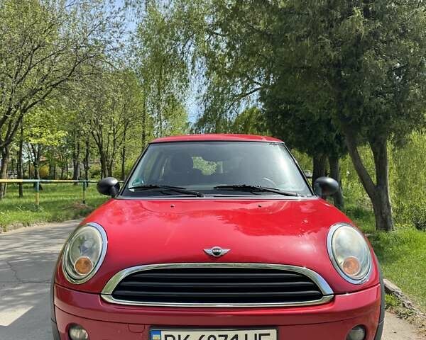Красный Мини Hatch, объемом двигателя 1.4 л и пробегом 224 тыс. км за 5300 $, фото 5 на Automoto.ua