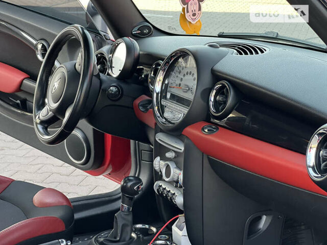 Красный Мини Hatch, объемом двигателя 1.6 л и пробегом 110 тыс. км за 8300 $, фото 4 на Automoto.ua