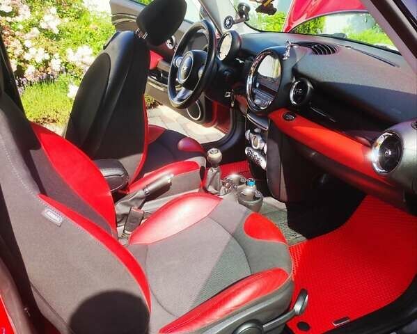 Красный Мини Hatch, объемом двигателя 1.6 л и пробегом 198 тыс. км за 5600 $, фото 10 на Automoto.ua