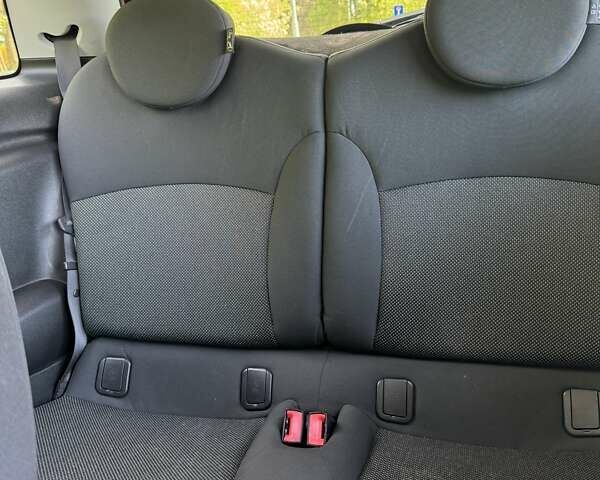 Красный Мини Hatch, объемом двигателя 1.4 л и пробегом 224 тыс. км за 5300 $, фото 31 на Automoto.ua