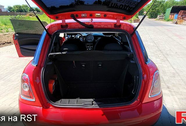 Красный Мини Hatch, объемом двигателя 1.4 л и пробегом 180 тыс. км за 7500 $, фото 10 на Automoto.ua
