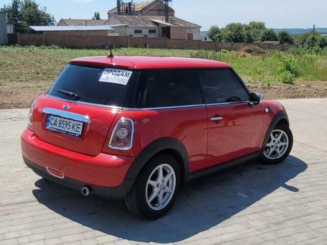 Червоний Міні Hatch, об'ємом двигуна 1.4 л та пробігом 225 тис. км за 6800 $, фото 5 на Automoto.ua