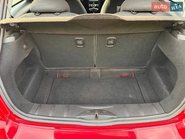 Червоний Міні Hatch, об'ємом двигуна 1.4 л та пробігом 196 тис. км за 8400 $, фото 39 на Automoto.ua