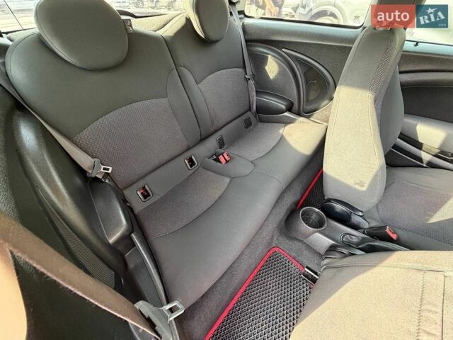 Червоний Міні Hatch, об'ємом двигуна 1.4 л та пробігом 196 тис. км за 7999 $, фото 28 на Automoto.ua